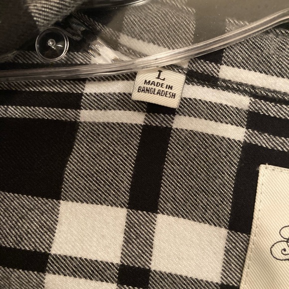 Women’s Flannel Shirt - Picture 4 of 5